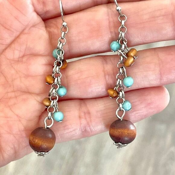 Turqouise wood beaded chain earrings - Picture 7 of 12